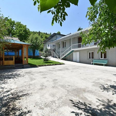 Guest House Arsan Tsaghkadzor Esterno foto