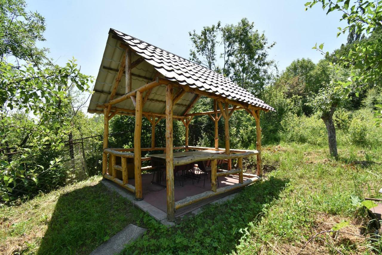 Guest House Arsan Tsaghkadzor Esterno foto