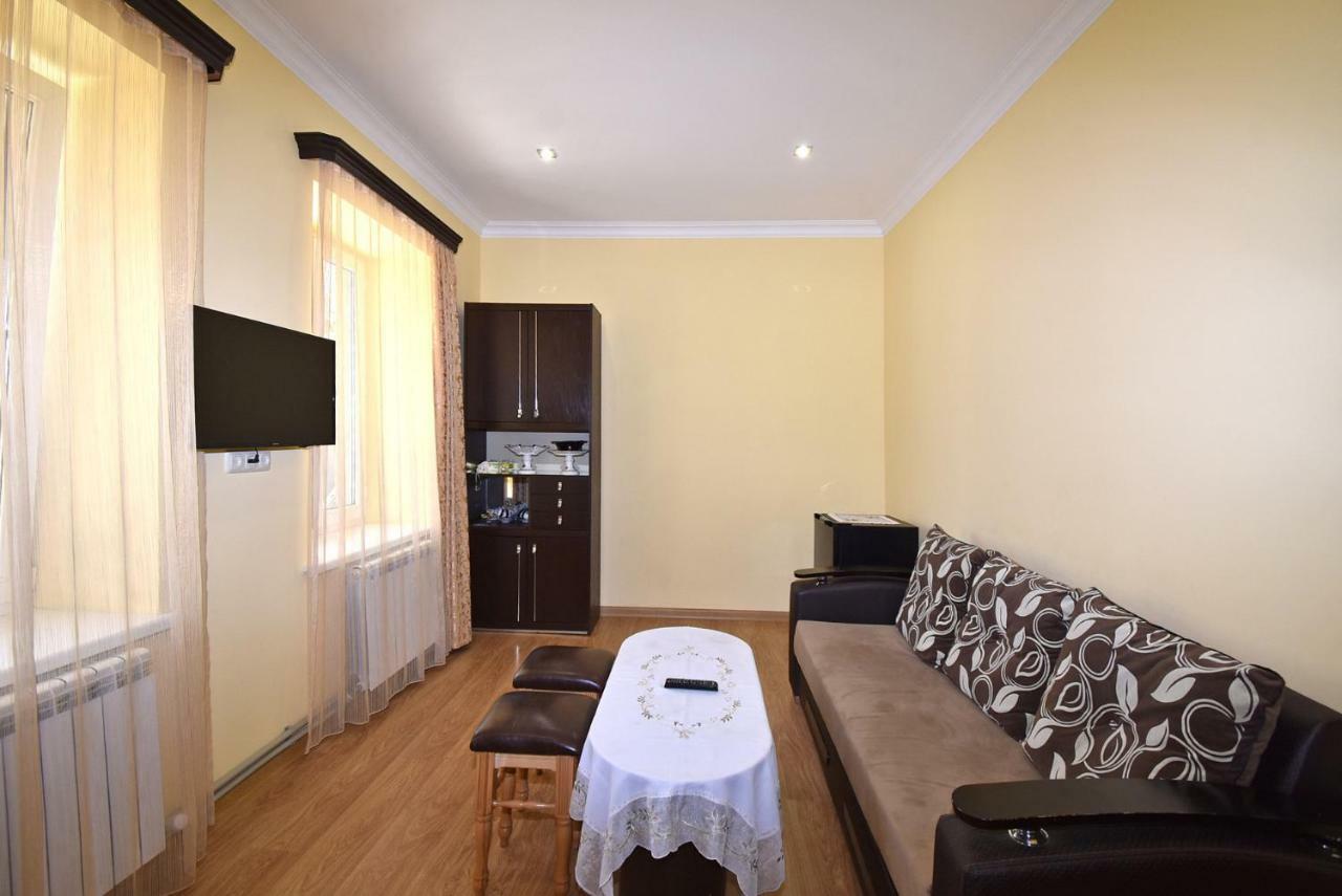 Guest House Arsan Tsaghkadzor Esterno foto